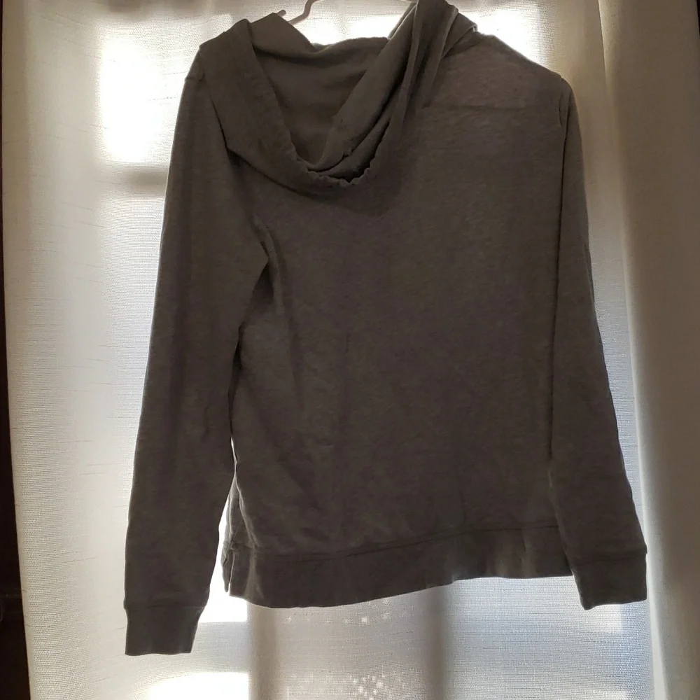 GAP Light gray hoodie size small lettering has shimmer EUC - Picture 7 of 8